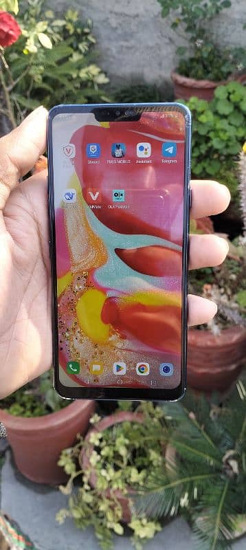 LG G7 ThinQ approved 8/10 0