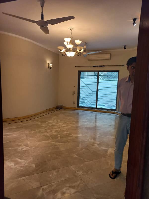 1 Kanal Lower Portion Beautiful House For Rent in GG Block Phase 4 DHA Lahore 2