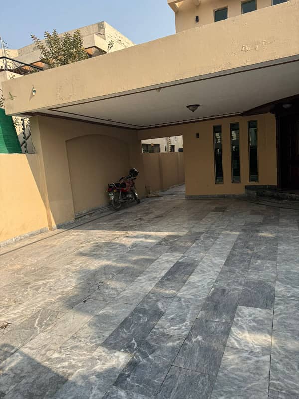 1 Kanal Upper Portion Like Brand New Separate Entrance House For Rent in GG Block Phase 4 DHA Lahore 4