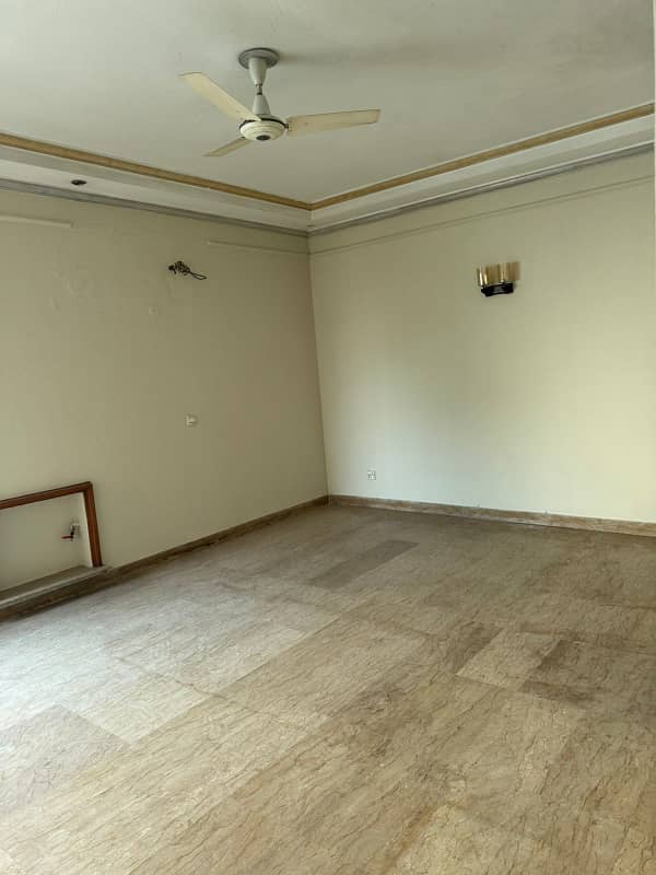 1 Kanal Upper Portion Like Brand New Separate Entrance House For Rent in GG Block Phase 4 DHA Lahore 9