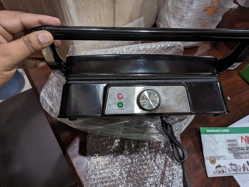 NATIONAL PRESS GRILL Fish& Sandwich  Maker With Warranty 6