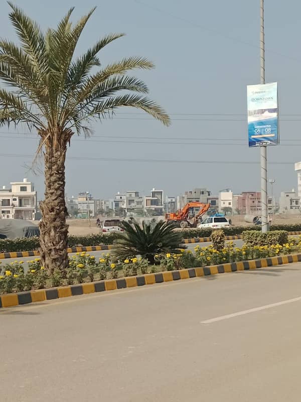 5 Marla Corner Plot For Sale In Diamond Block With Half Possession Paid Near to Main Boulevard and Park In Park View City Lahore. 3