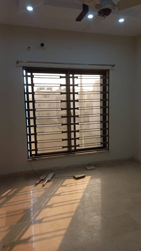 5 Marla New House for Sale in Topaz Extension Block, Near Main Boulevard and Park in Park View City Lahore 12