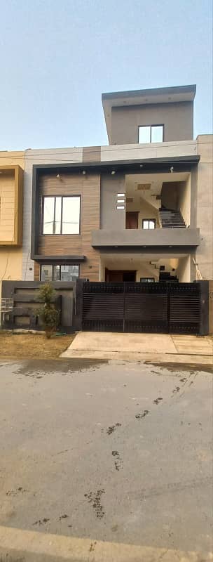 5 Marla New House for Sale in Topaz Extension Block, Near Main Boulevard and Park in Park View City Lahore 20