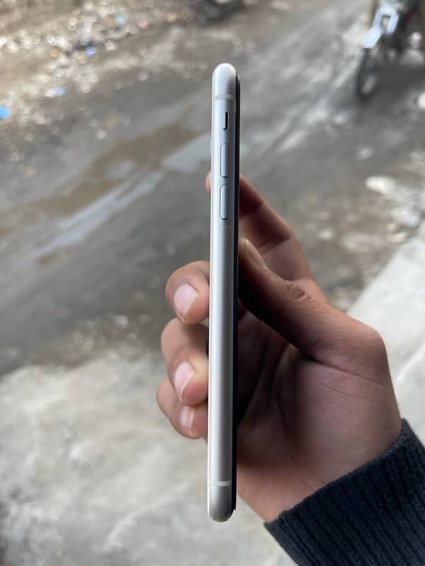 iphone 11 physical+esim pta approved 4