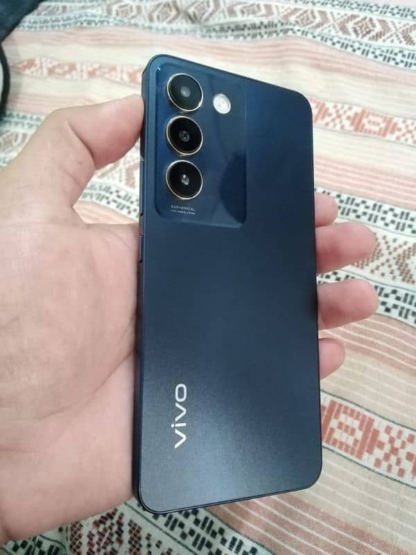 vivo y100. . . just box open 0