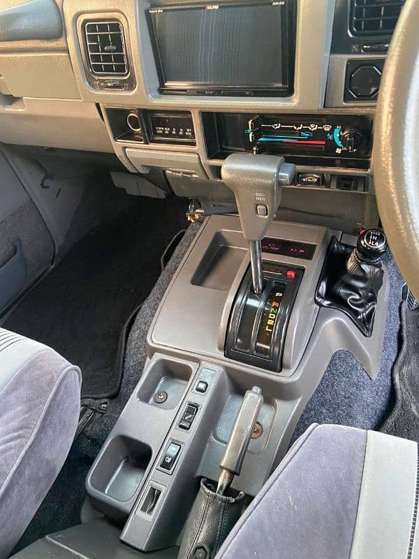 Toyota Land Cruiser 1991 7