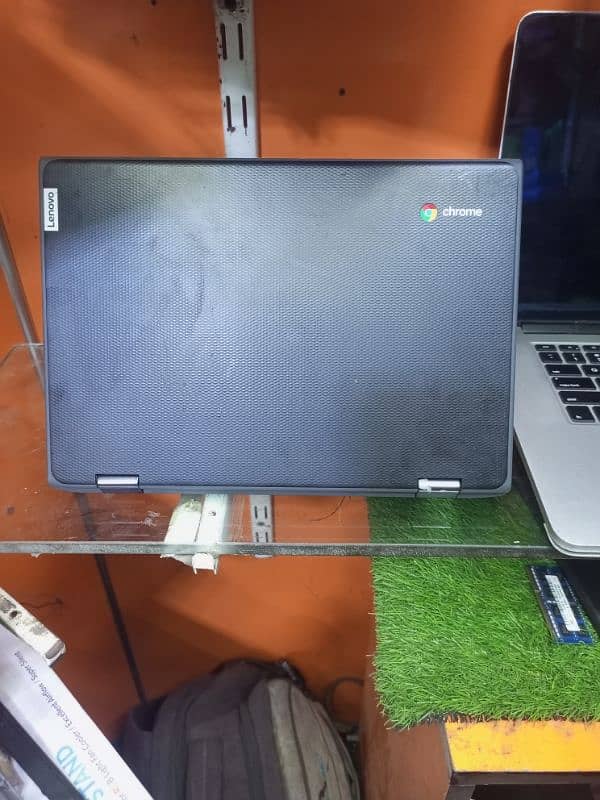 Lenovo 300 E Touch Chromebook 3