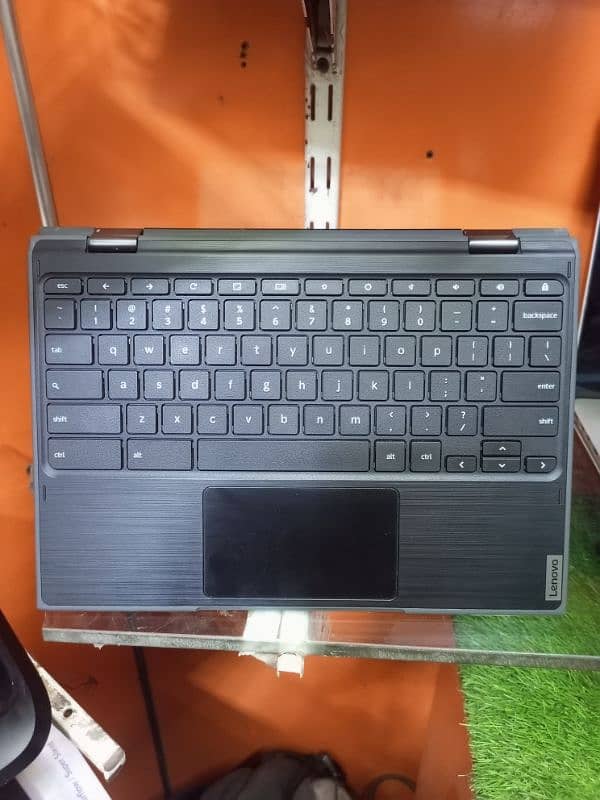 Lenovo 300 E Touch Chromebook 4