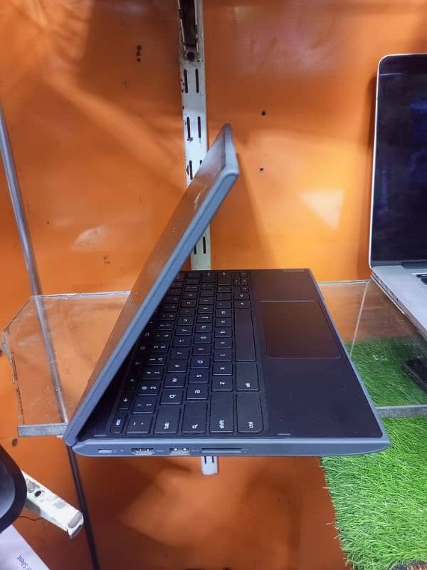 Lenovo 300 E Touch Chromebook 5