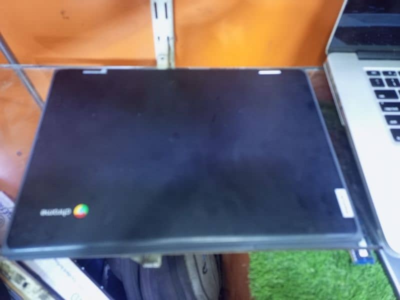 Lenovo 300 E Touch Chromebook 6