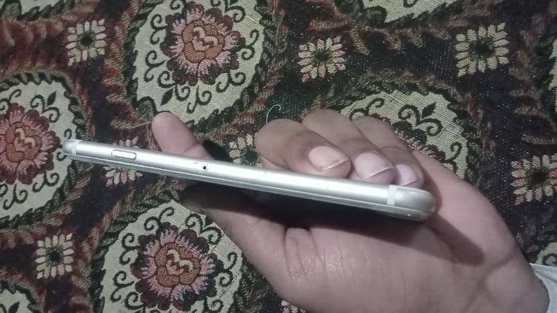 I phone 6   pta proved.    all ok  16 GB. only call.  03128584401 1