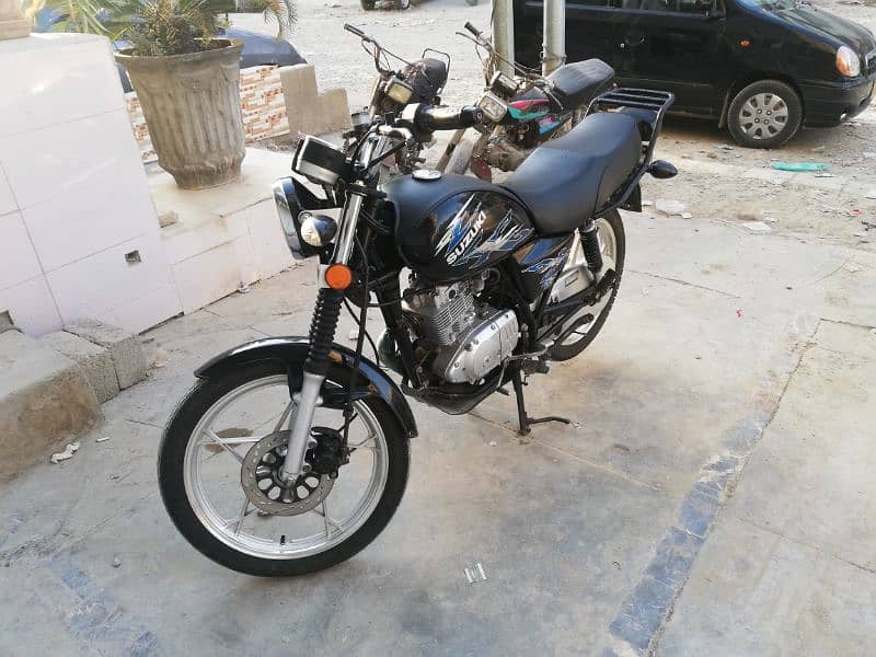 GS 150 SE, SEALED, 13K RUNNING, NEW CONDITION 0