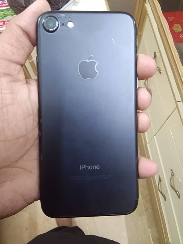 iPhone 7 10/10 condition 0