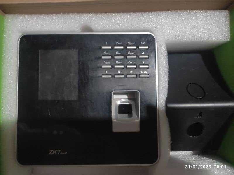 attadance and door lock machine for sale 0