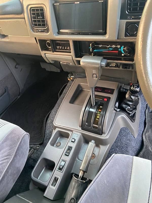 Toyota Land Cruiser 1991 6