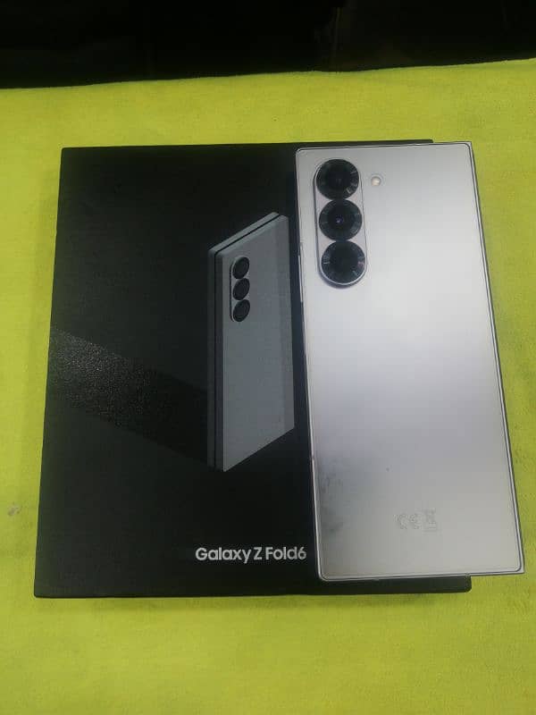 Samsung galaxy ZFold 6 silver Nonpta 256gb DS complete box 1