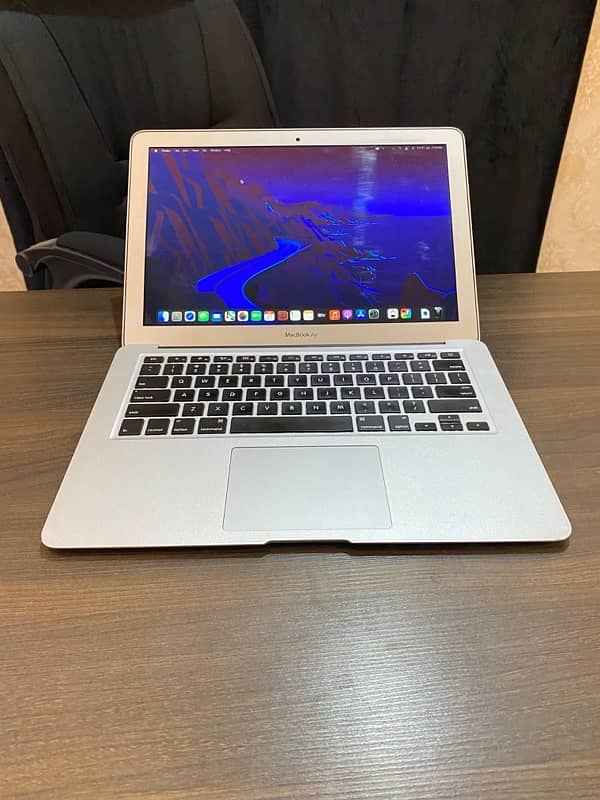 Mac Book Air Core i5 0