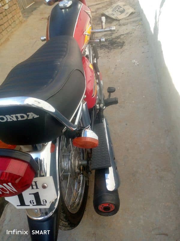 Honda 125 2021 model in excellent condition available for sale 5