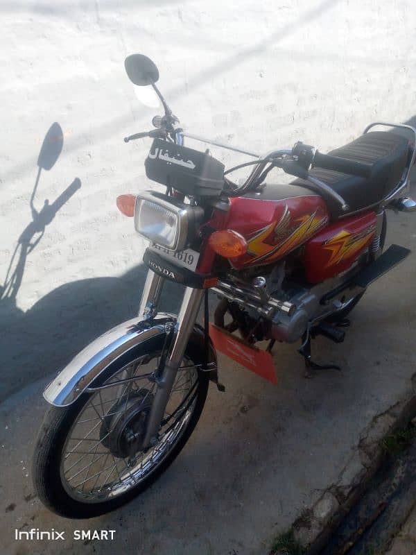 Honda 125 2021 model in excellent condition available for sale 6