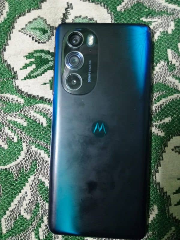 Motorola edge 30 Pro 1