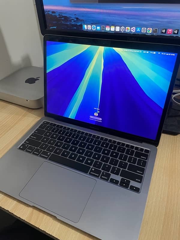 MacBook Air M1 2020 8/256 1