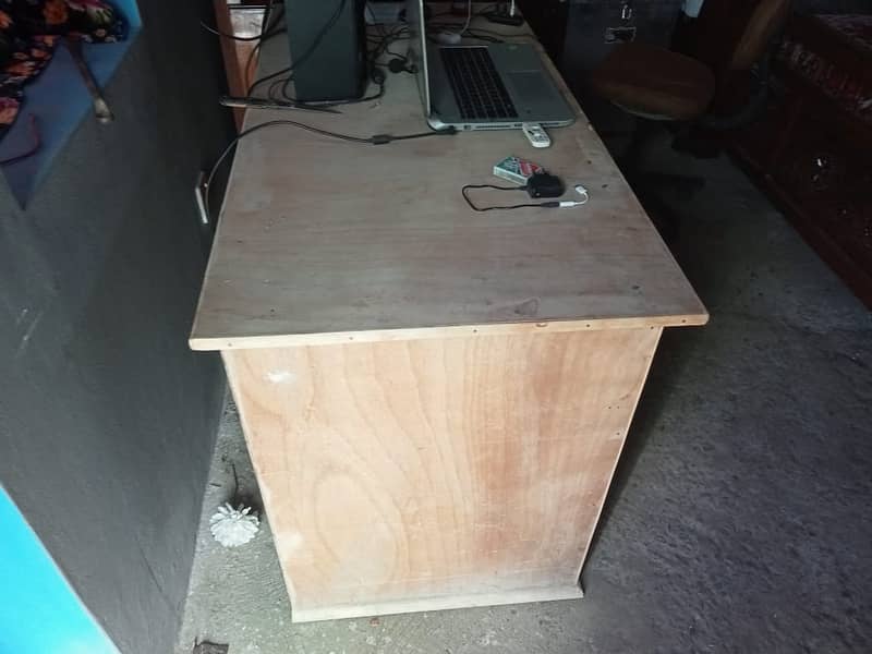 Office Computer Table4x2.5 foot 3