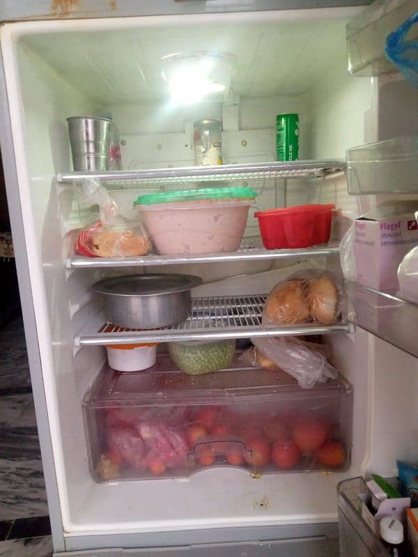 Dawlance refrigerator 0