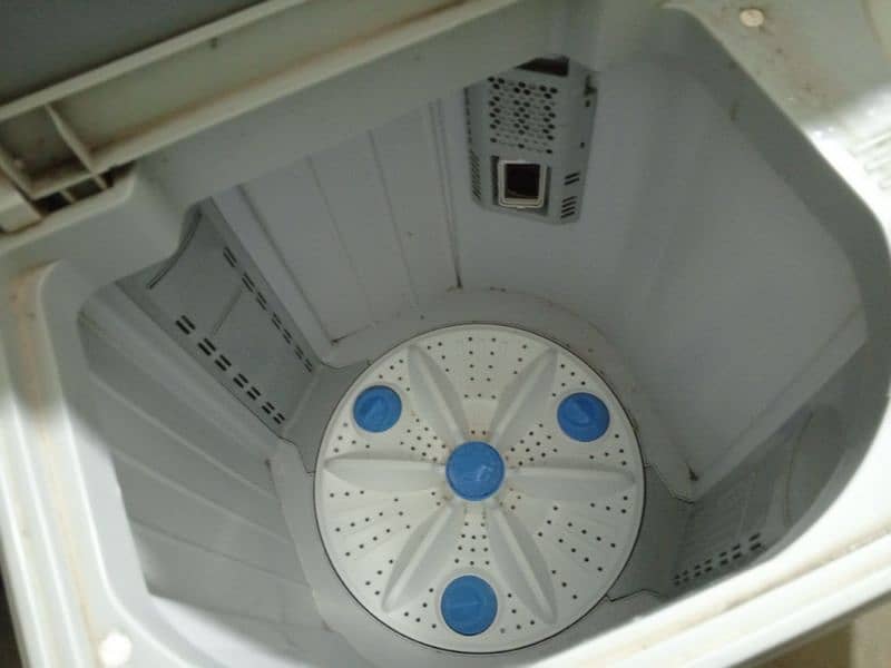 Washing machine with dyer 4