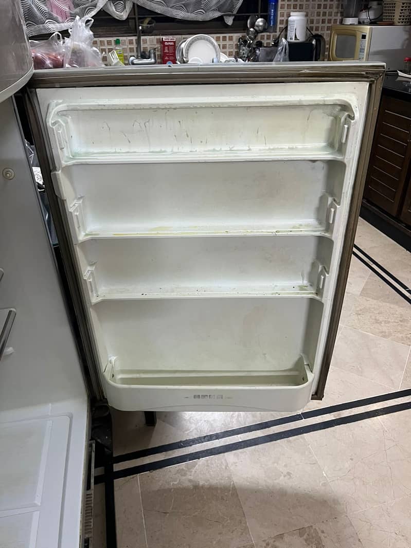 Dawlance Fridge, Refrigerator. Fridge used 9