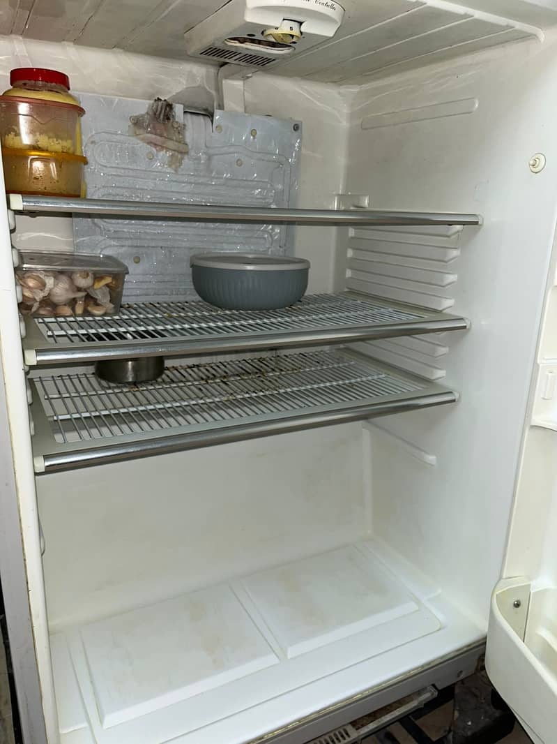 Dawlance Fridge, Refrigerator. Fridge used 10