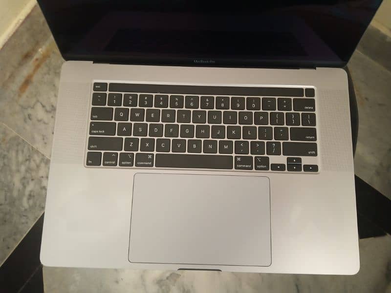 Apple Macbook Pro 2019 i9 16inch 1