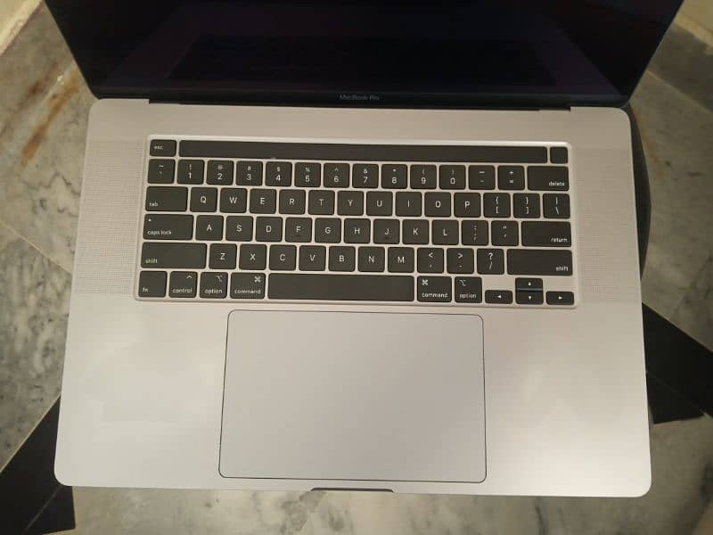 Apple Macbook Pro 2019 i9 16inch 3