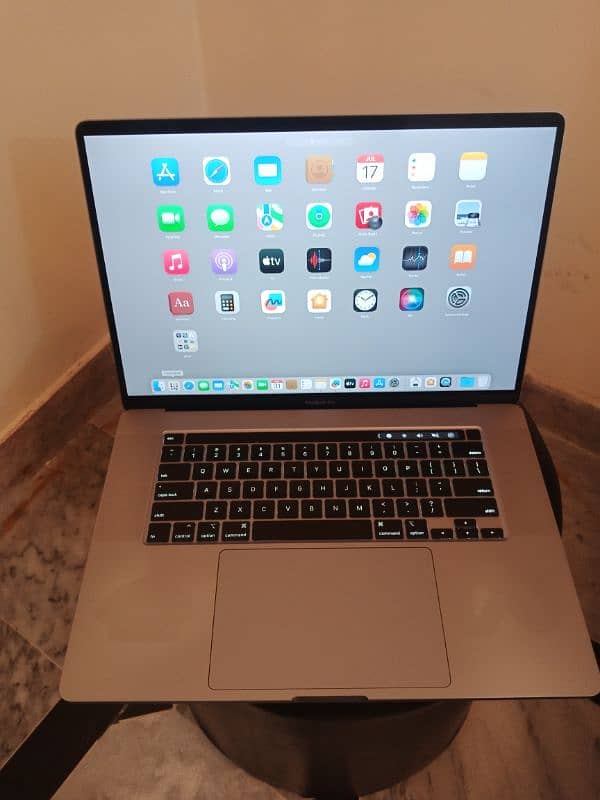 Apple Macbook Pro 2019 i9 16inch 9