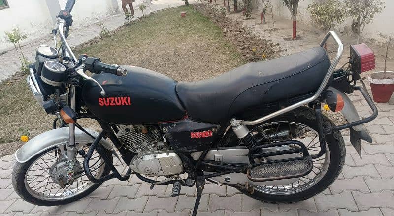 suzuki 150 in red clr 0