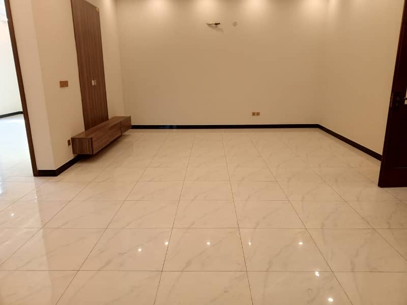 Dha Phase 2 , 2 Kanal Upper Portion lower lock For Rent 5