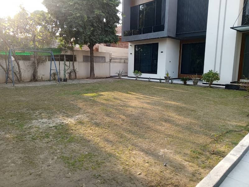 Dha Phase 2 , 2 Kanal Upper Portion lower lock For Rent 16