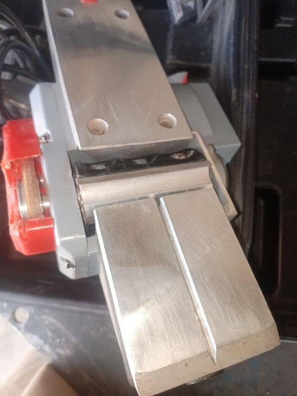 Electric wood planer 2