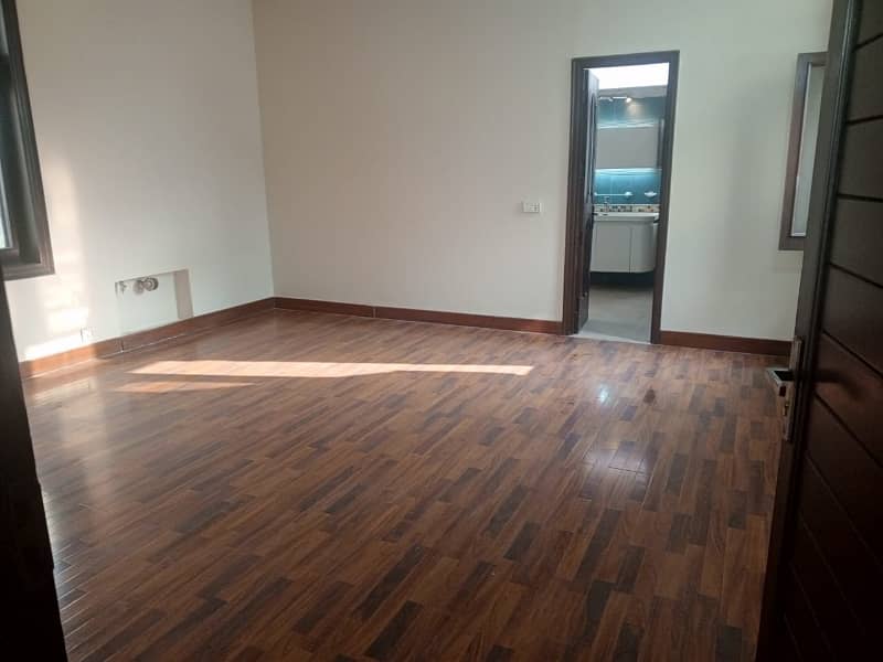 DHA phase 3,2 kanal full house for rent 13