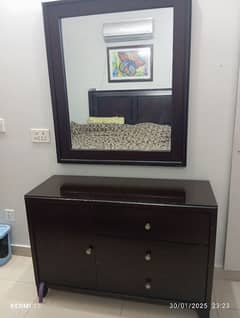 Minimal style dresser and mirror