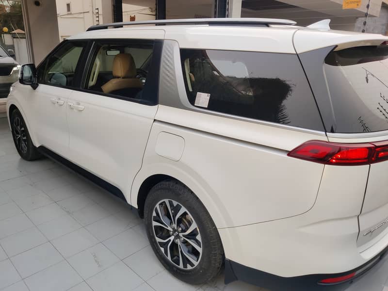 KIA Grand Carnival 2021 5