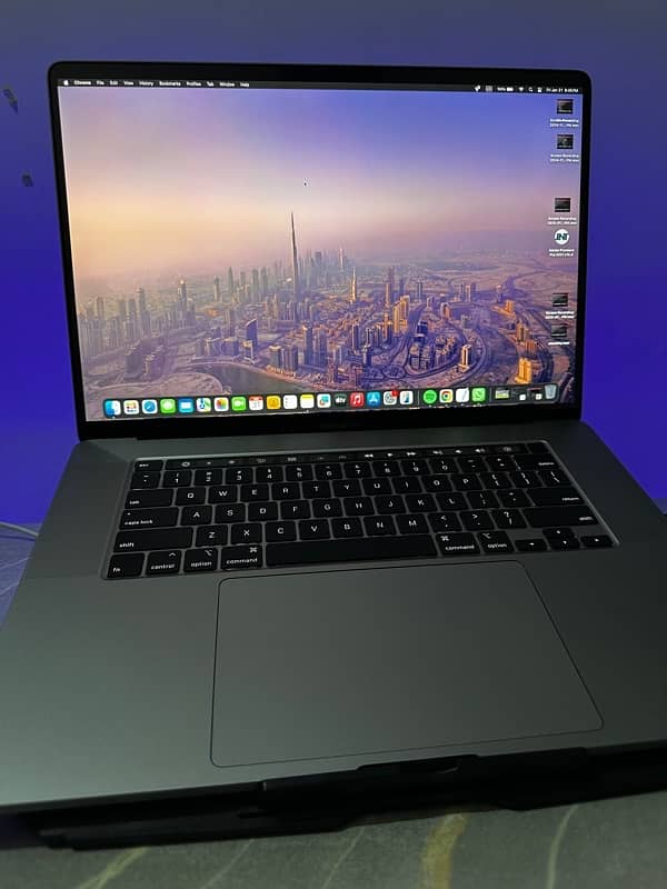 Macbook Pro 2019 Lush Condition 2