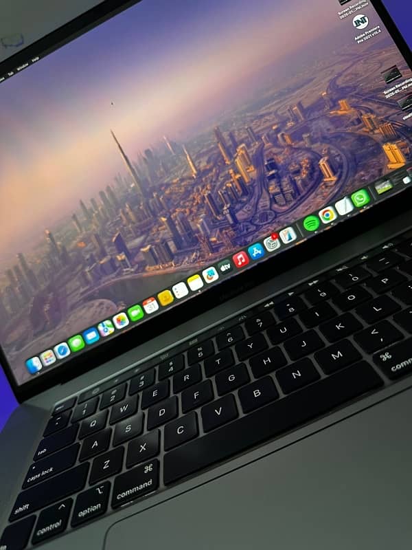 Macbook Pro 2019 Lush Condition 4