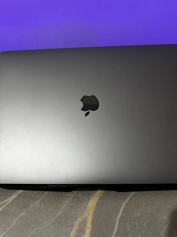 Macbook Pro 2019 Lush Condition 5