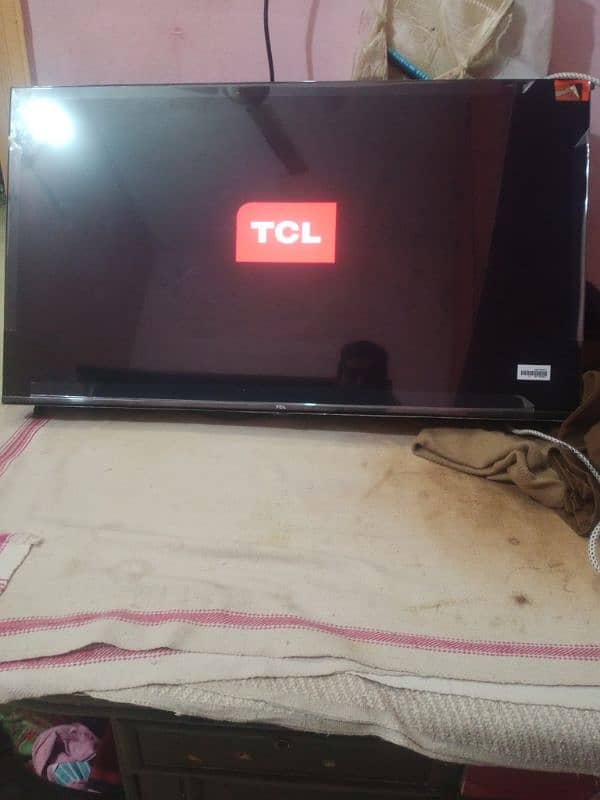 TCL LED 40 inches new ha choti lini ha 4