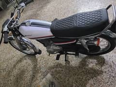 Honda (cg 125 )  model 2004 total genuine