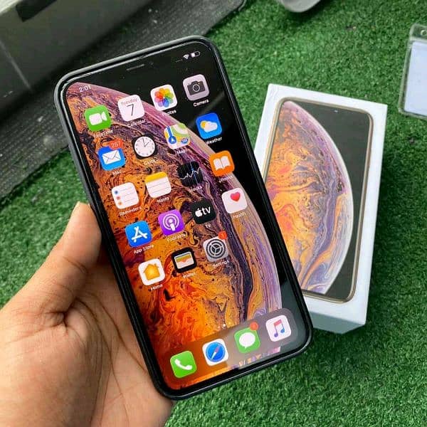 iPhone xS max 256GB0=3=1=9=3=2=2=0=6=1=3 2