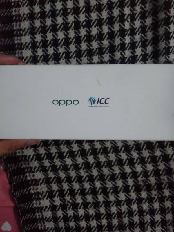 Oppo F17 used condition With original box 7