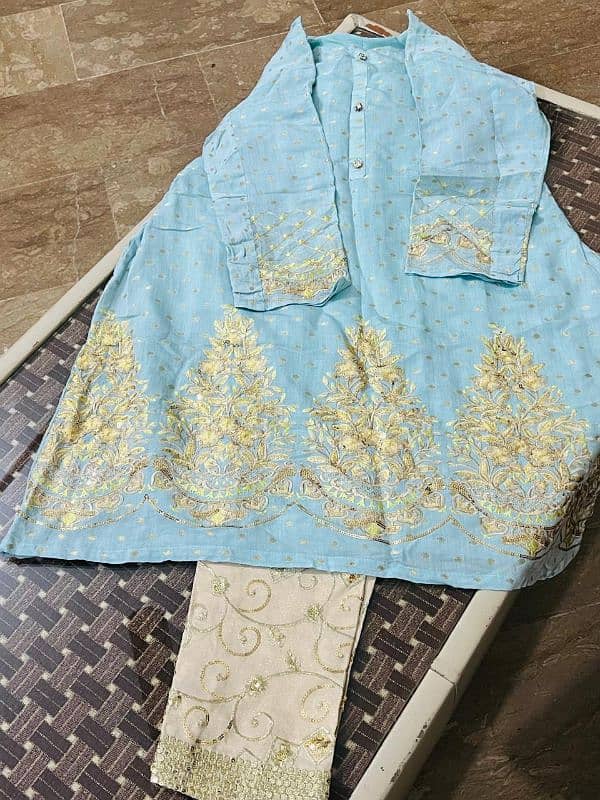 Elegant Women’s Suits for Sale – Stylish & High-Quality | Like New 0