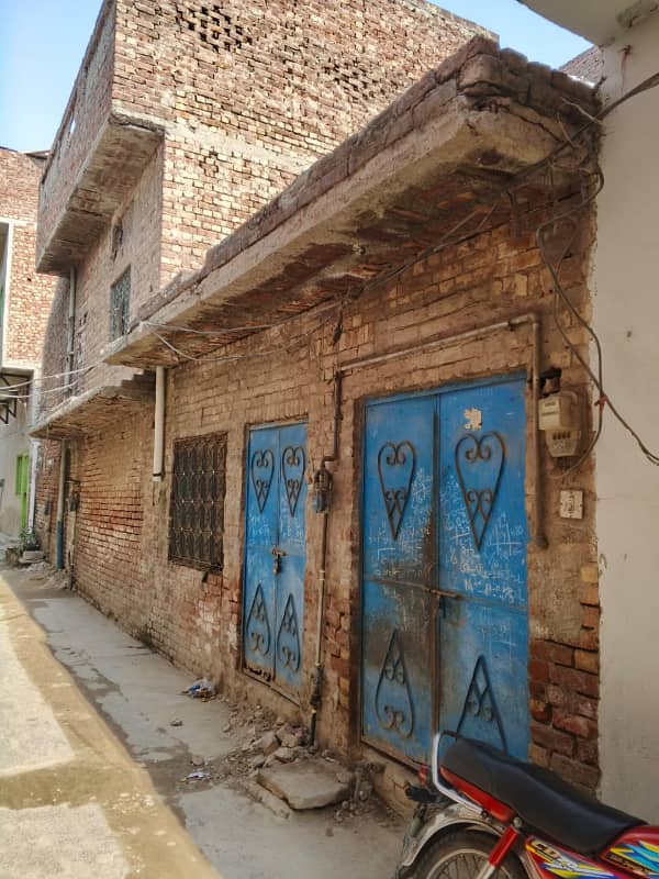 1.75 Marla Single Storey Old House For Sale In Shaheen Park Maskeen Pura Near Canal Road 0